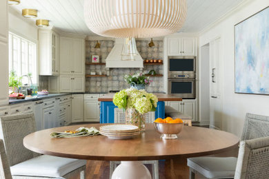 Example of a transitional kitchen design in Nashville