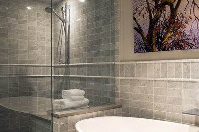 Example of a bathroom design in Vancouver