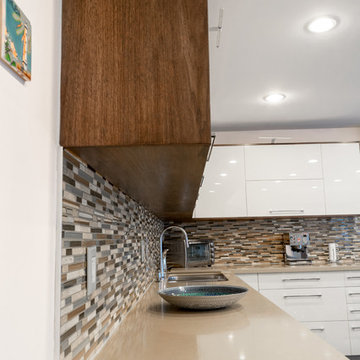 Beige high-gloss kitchen in Toronto