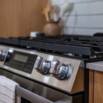 30 in. Gas Convection Slide-In Range with Air Fry (SSG3065JS)