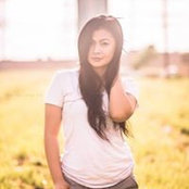 April Yus foto