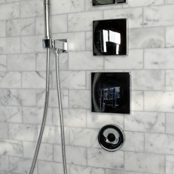 Modern blend for West Los Angeles bathroom