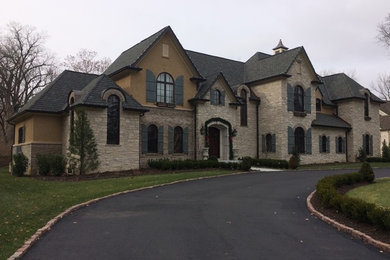Elegant exterior home photo in St Louis