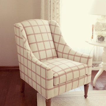 Chic romantic living room
