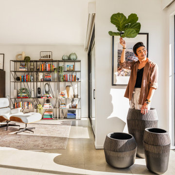 Santa Monica, CA. Beach front, cozy contemporary design