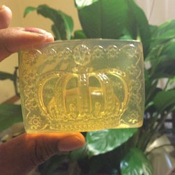 Royal Honey Bee Soap! - Bathroom Accessory Sets