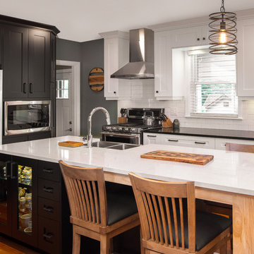 Black & White kitchen with wood highlights renovation