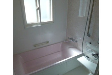 札幌にあるモダンスタイルのおしゃれな浴室の写真