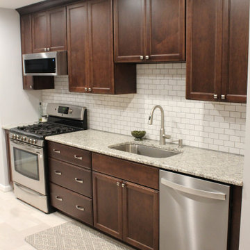 Starmark Kitchen Maple Stratford in Mocha w/ Slab Drawers