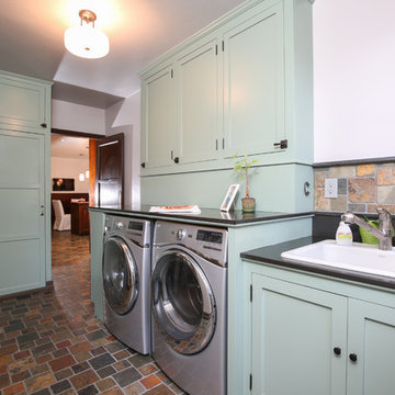 2559 N. Catalina Street - Laundry Room