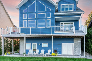 Inspiration for a coastal home design remodel in Detroit