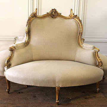 Antique Louis XV Style Giltwood Tete a Tete Settee Upholstered in Natural Linen