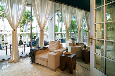 Design ideas for a transitional verandah in Miami.