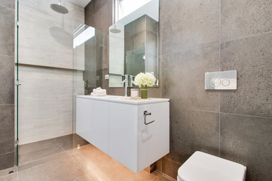 アデレードにあるコンテンポラリースタイルのおしゃれな浴室の写真