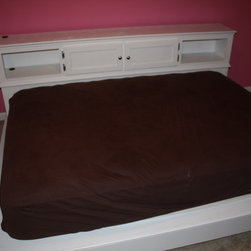 Platform bed- white - Beds
