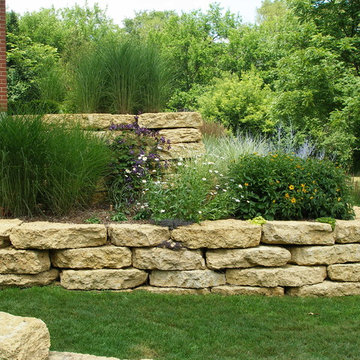 Outcropping Stone Retaining Wall