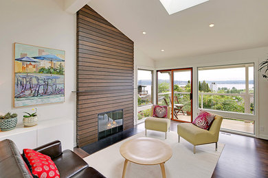 Example of a minimalist living room design in Seattle