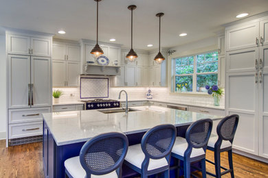 Kitchen photo in Seattle