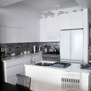 Eden Mosaic Tile Installations: Grey Blends Thin Lines Aluminum Tile