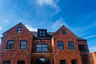 Photo of a modern house exterior.