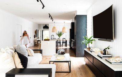 My Houzz: A Chic Tropical Oasis in the Heart of the ’Burbs