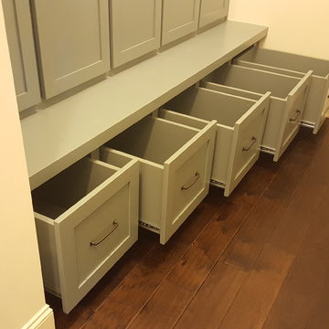 Mudroom with Five Lockers and Shoe Drawers
