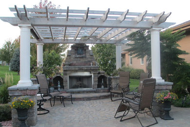 Example of a minimalist patio design in Omaha