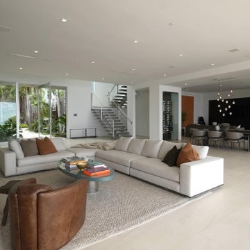 Big Modern Living Room With a Beautiful Outdoor Garden Area, Modern House, Remod