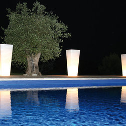 Qui est Paul? - Outdoor Lighting