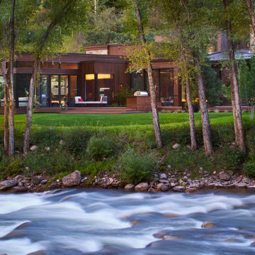 Riverfront Modern: Exterior