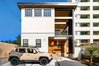 This is an example of a house exterior in Tokyo.