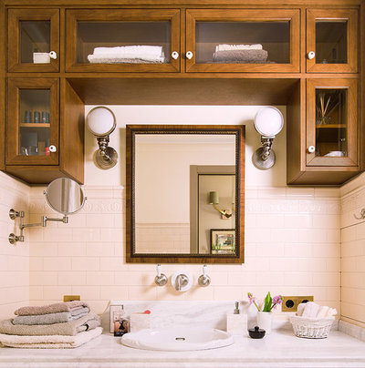 Классический Ванная комната by OLGA IEVLEVA Interior design & decoration