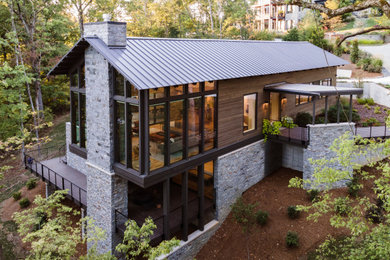 Example of an exterior home design in Nashville