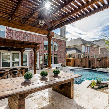 OUTDOOR LIVING
