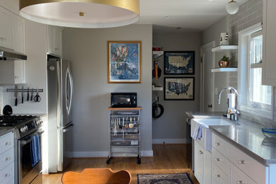 Kitchen - transitional kitchen idea in Other
