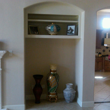 Art niche conversion to aquarium