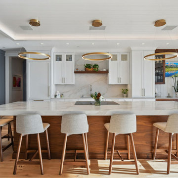 Modern Elegance on the Lake