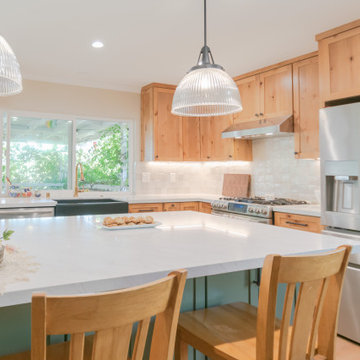 Cottage Green Kitchen: A Refined Blend of Contemporary and Nostalgic Design