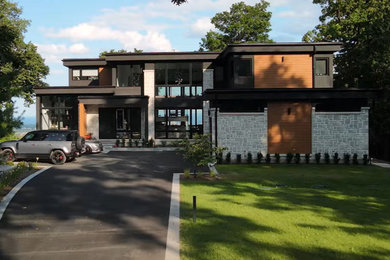 Inspiration for a modern exterior home remodel in Toronto