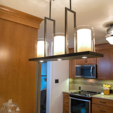 Chestnut Stained Transitional Kitchen Remodel With Adjoining Sunroom (K-93)