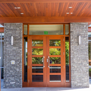 Combining Brick & Natural Stone: Country Club
