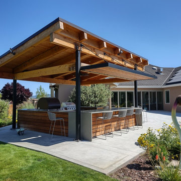 Outdoor Kitchens & Furniture