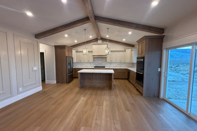Kitchen - kitchen idea in Salt Lake City