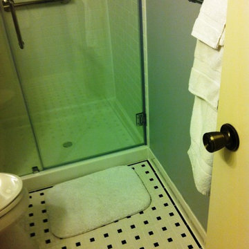 Retro bathroom black & white