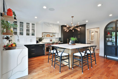 Example of a transitional kitchen design in Columbus
