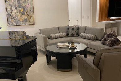 Minimalist living room photo in Miami