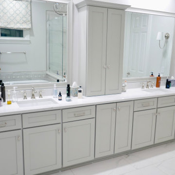 Wolf Bend Master Bathroom