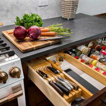 A 1990’s Kitchen Gets a Modern Refresh
