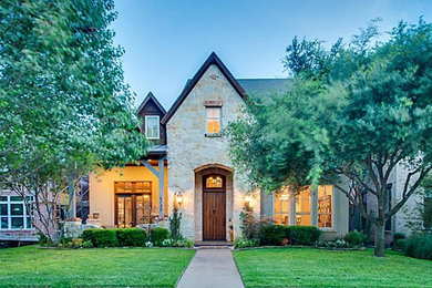 Example of a mountain style exterior home design in Dallas