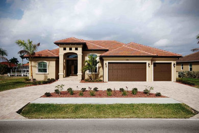 Transitional exterior home idea in Miami